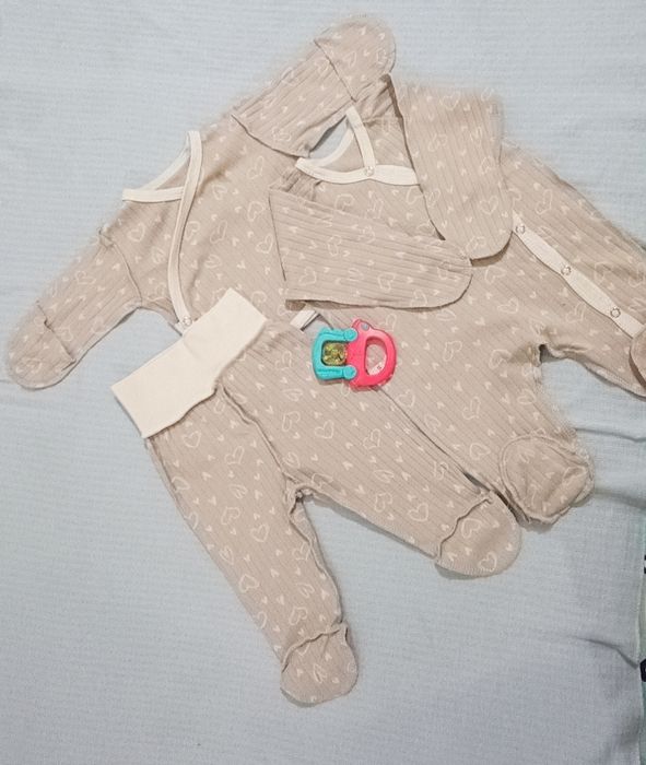 Набор одежды для новорожденного