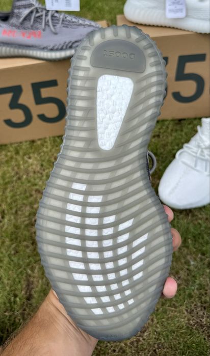 Adidasi Yezzy 350 V2 / Beluga / Premium