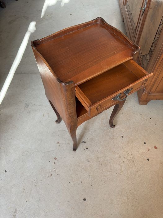 Нощно шкафче Луи 15