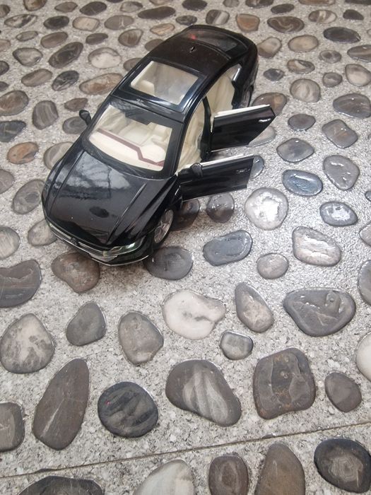 Машинка на батарее