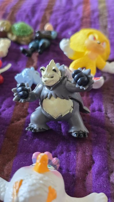 Lot figurine jucării — Kinder Surprise + Pokémon Takara Tomy (35+ buc)