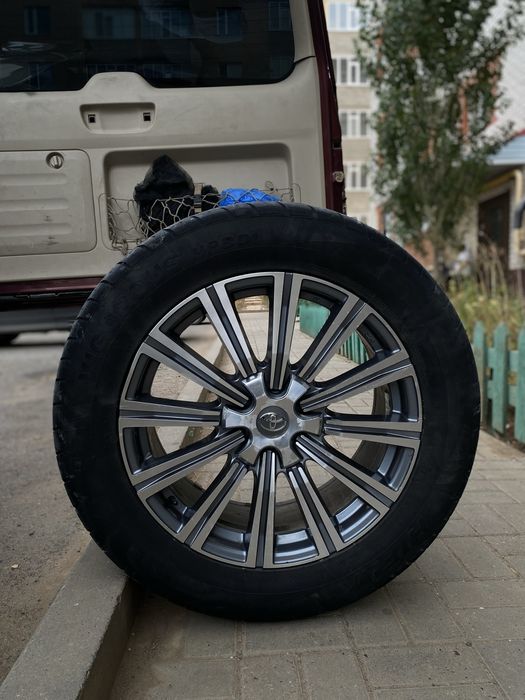 Комплект шины/диски 275/55 R20