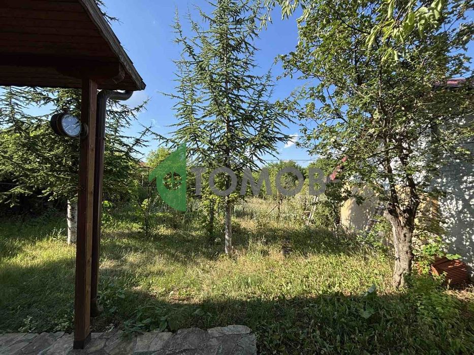 Прекрасна триетажна къща в село Яворово