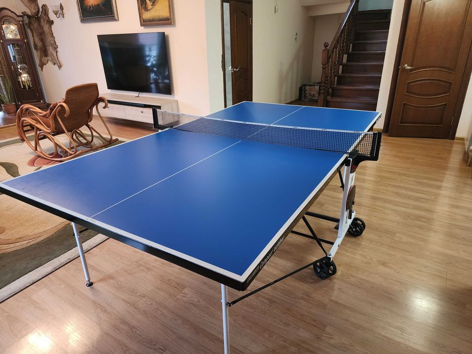 Продам теннисный стол.