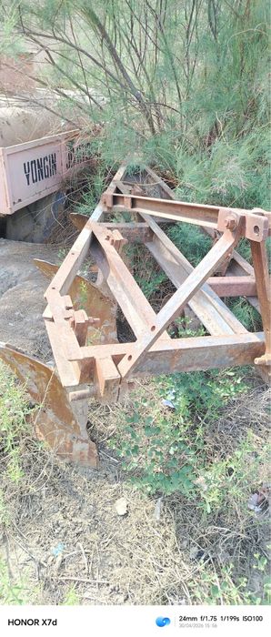 MTZ traktor sotiladi
