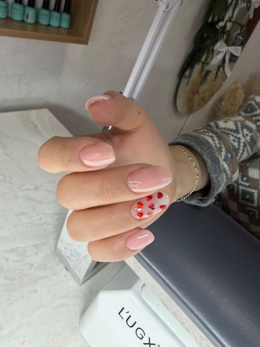 Качественный  маникюр