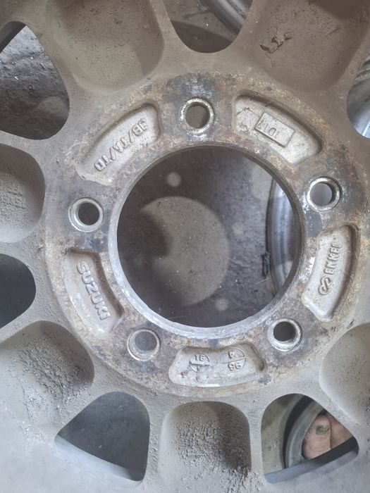 Диски на ниву .  .