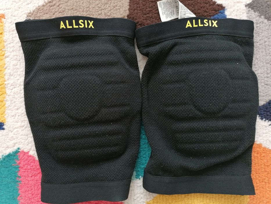 Genunchiere Allsix, stare foarte bună
