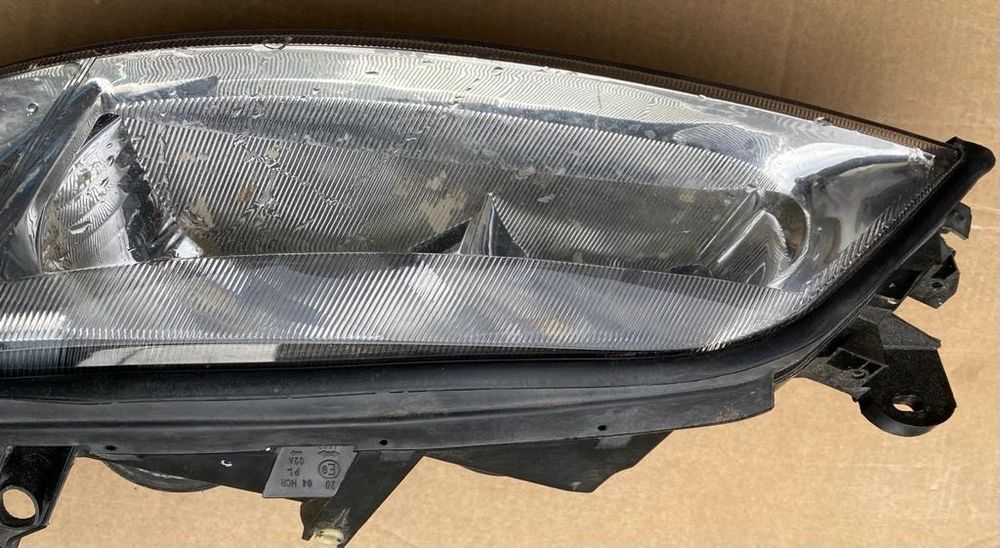Vând far Opel Vectra