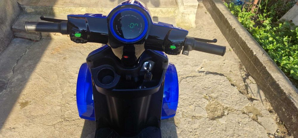 Електрическа четириколка MaxMotors FM4 1500W син