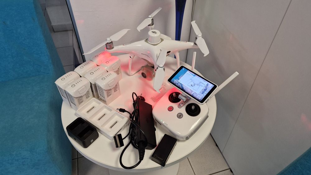 Drona Dji Phantom 4 RTK/ 8 bateri drona / 2 bateri controler / asigure