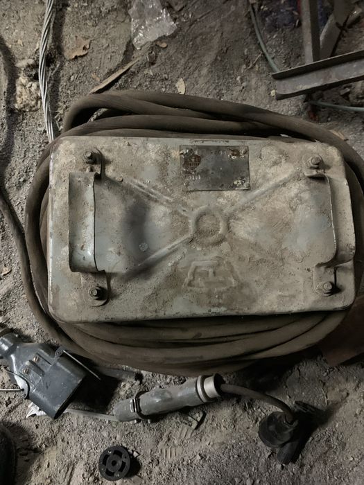 Трёхфазный понижающий трансформатор