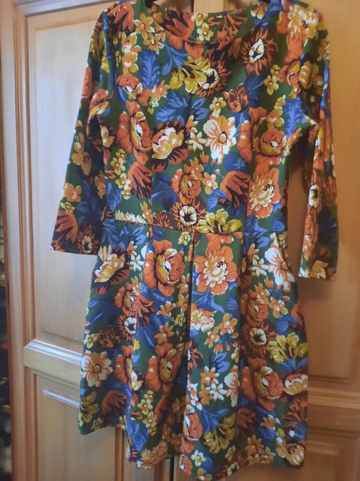 Rochie eleganta cu model floral mărimea S