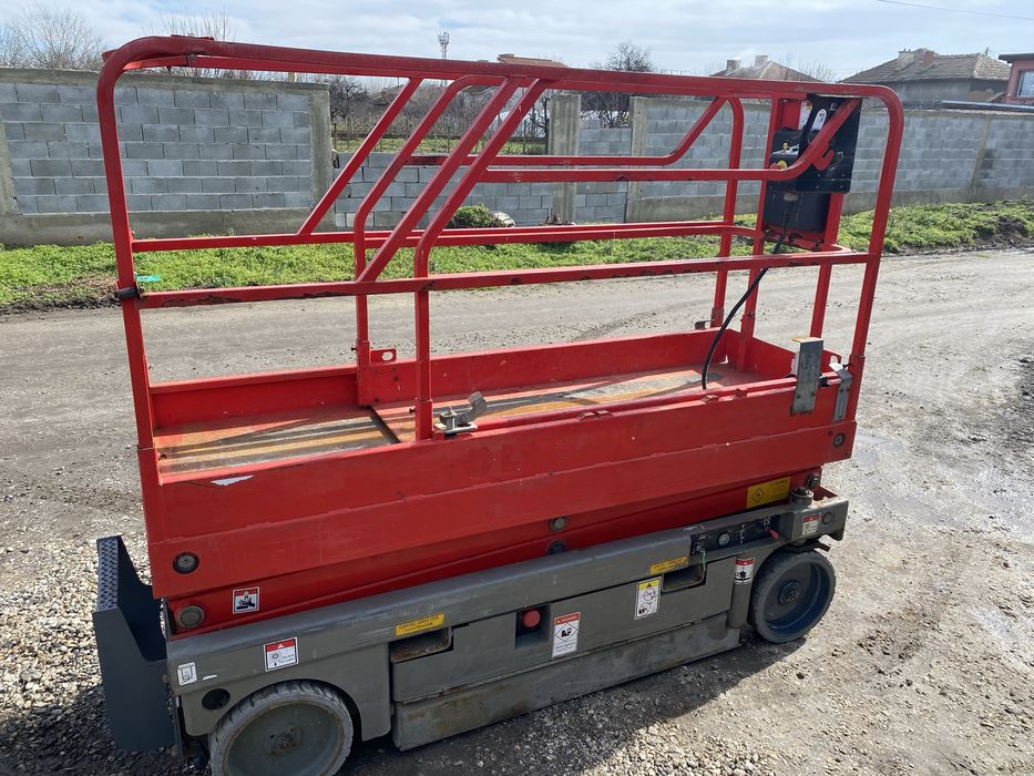 Вишка 8 метров Haulotte compact 8 с нови акумулатори и зарядно.