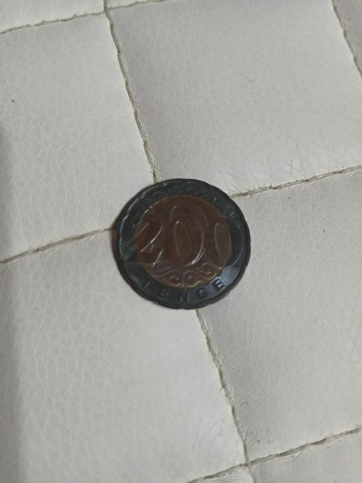 Монеты.Отличный  весомый подарок !