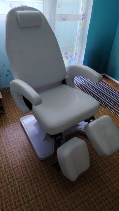 Стол за педикюр-неизползван