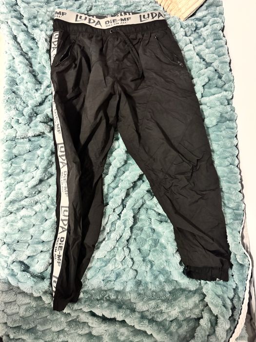 Luda панталони без следи от употреба