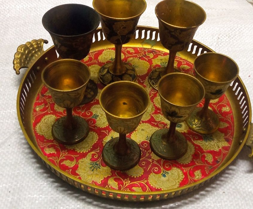 Рюмки латунные, с разносом.
