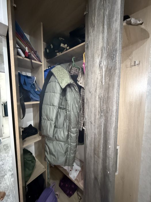 Продам шкаф для прихожкей