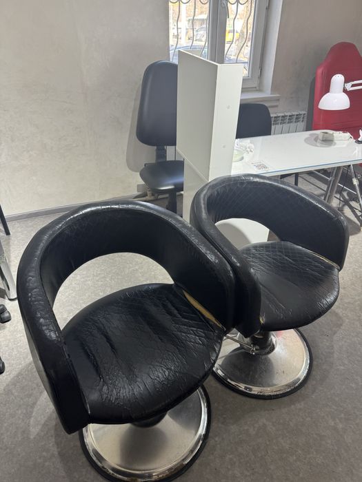 Парикмахерское кресло