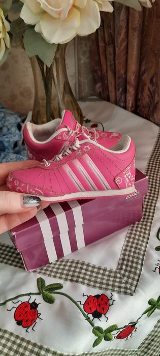Фирменные кроссовки ADIDAS размер 21