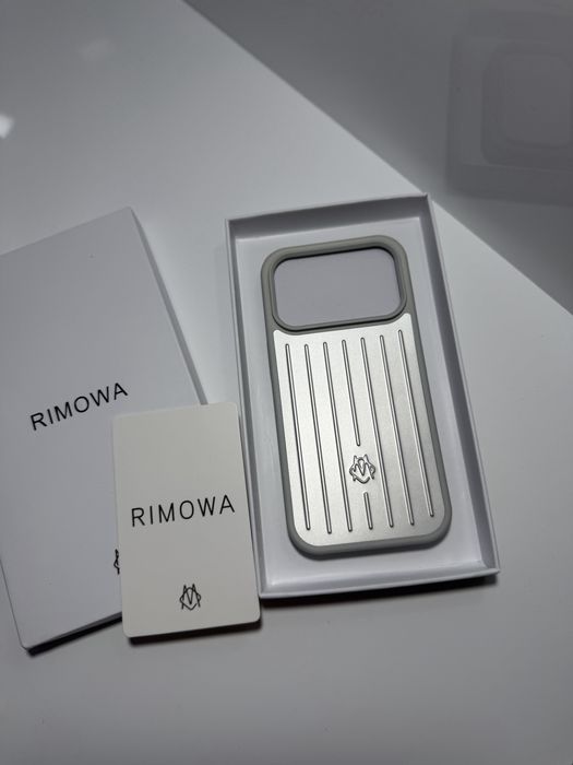 Rimowa Case- Iphone 17 pro/ 17 pro max