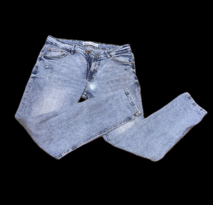 Мъжки дънки BERSHKA – светъл деним с накъсвания