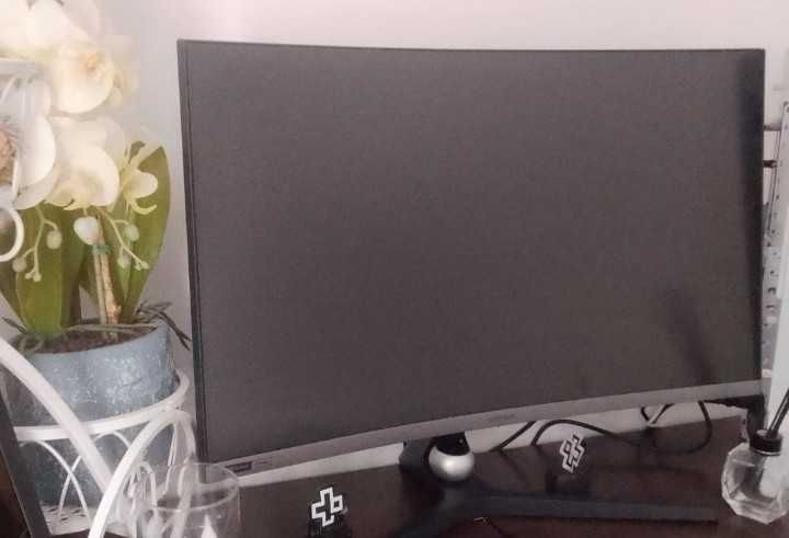 Monitor 240hz, g sync, curbat, 27 inch