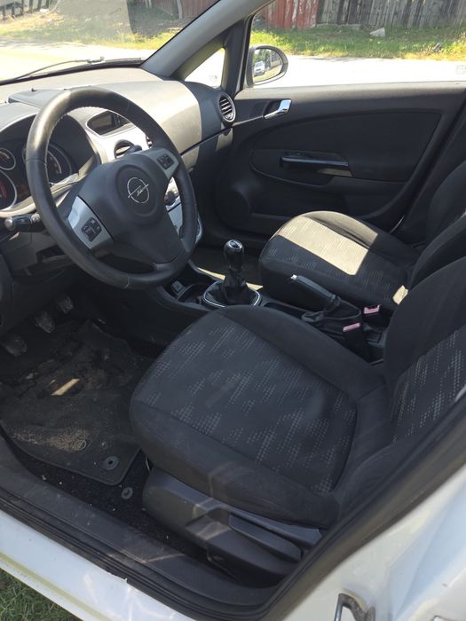 Opel corsa d .an fab 2012 .1 4 benzina.