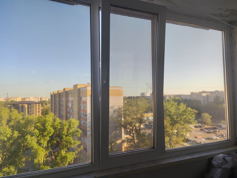 Продам пластиковое окно на балкон