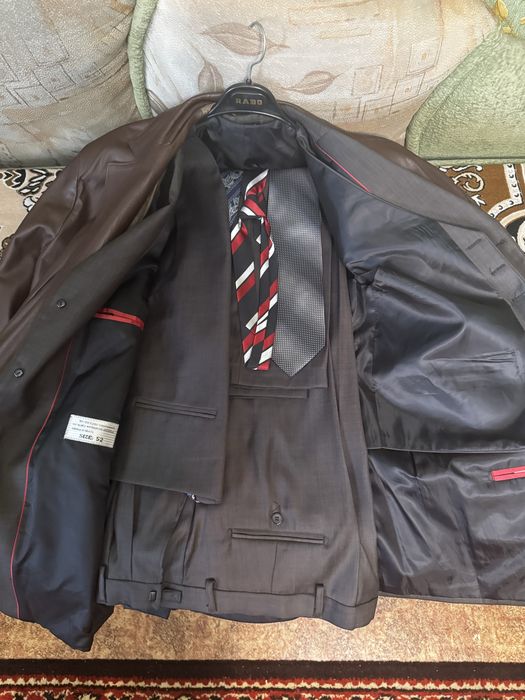 Продам костюм и куртку кожаную