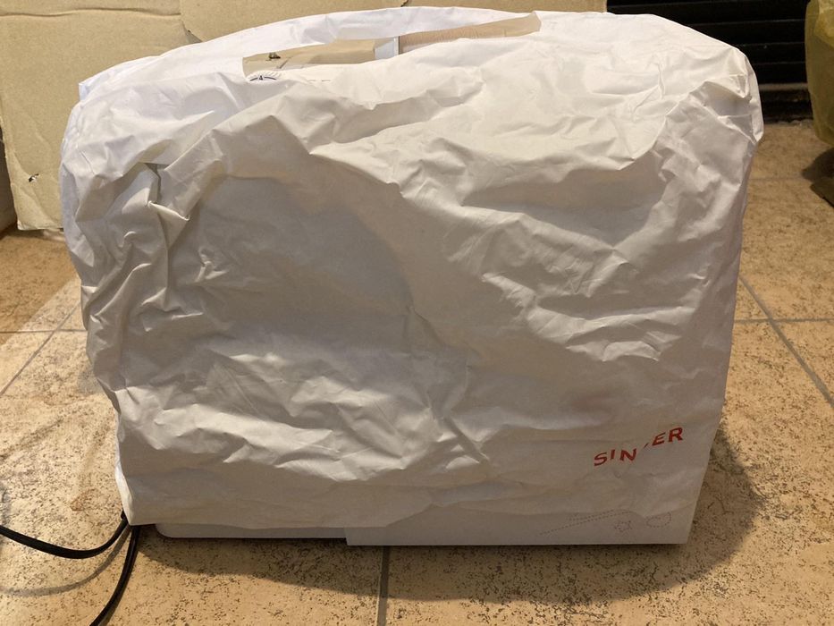 Шевна машина SINGER Tradition 2250, Бяла, 10 програми