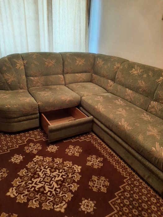 СРОЧНО  продам диван б/у в отличном состочнии торг