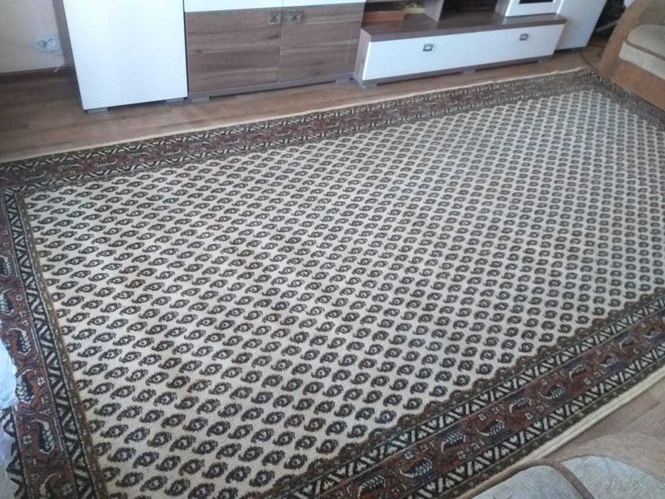 Продам шерстяной ковёр, размер 4*2 метра