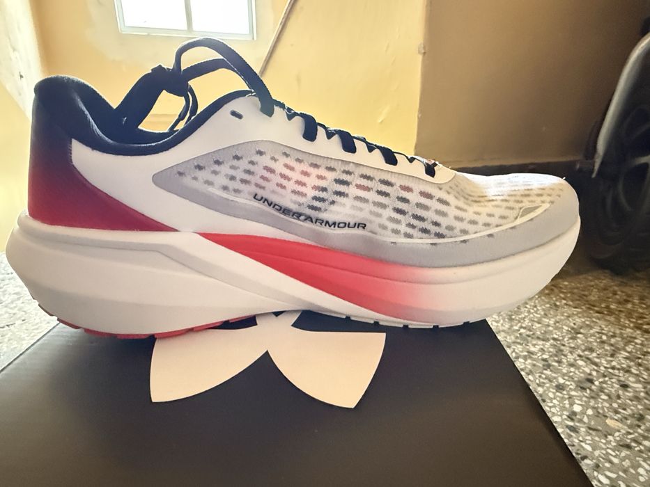 Нови маратонки Under Armour Velocity Pace
