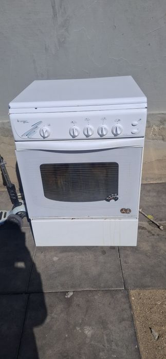 Продам газовую плиту