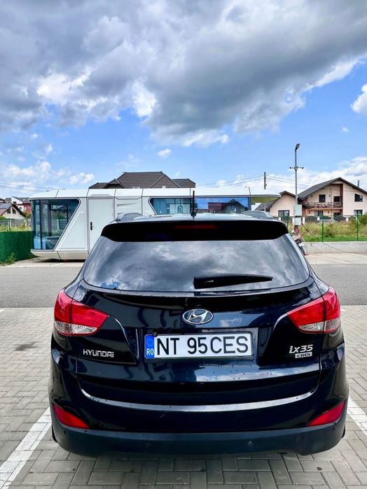Vând sau  Hyundai IX35
