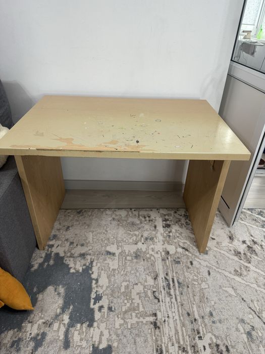 Отдам стол………………..