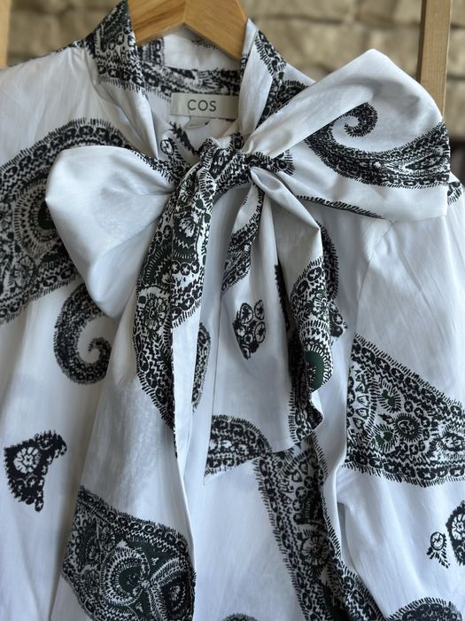 Cămașă elegantã COS