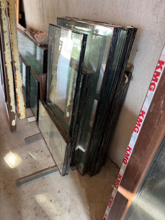 ПВЦ дограма + тройни 4 сезона стъклопакети!