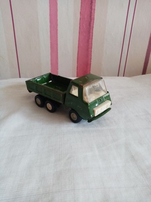 Ретро ламаринени играчки