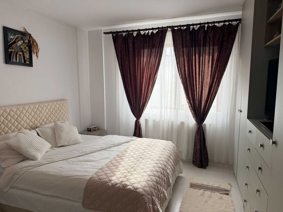 Apartament 3 camere, 2 băi + grădină + loc de parcare – 130.000 € negociabil