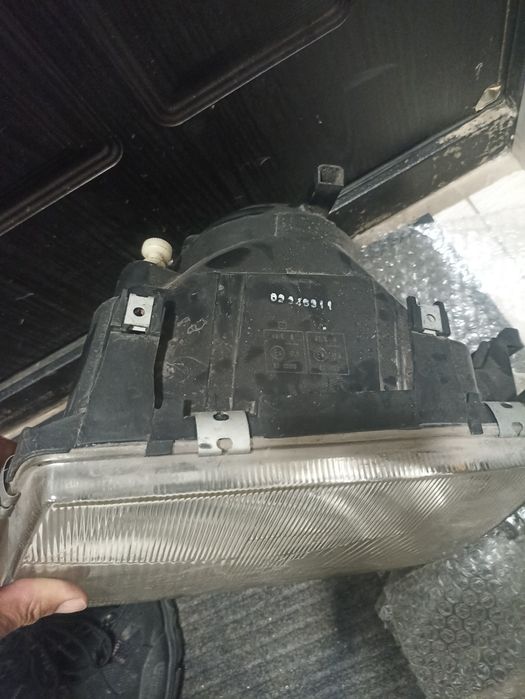 Фара на Ауди 100