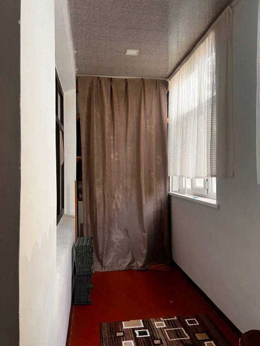 Продаётся квартира Юнусабад15 3 ком 2 этаж не торец чистим ремонтом