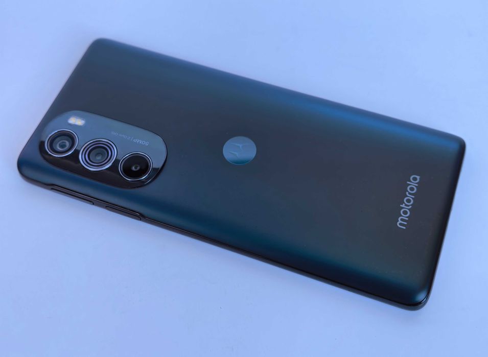 Телефон Motorola Edge 30 Pro 256GB - две SIM карти - отличен