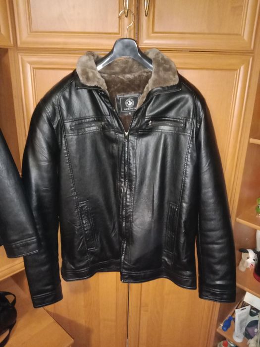 Продам кожаные куртки