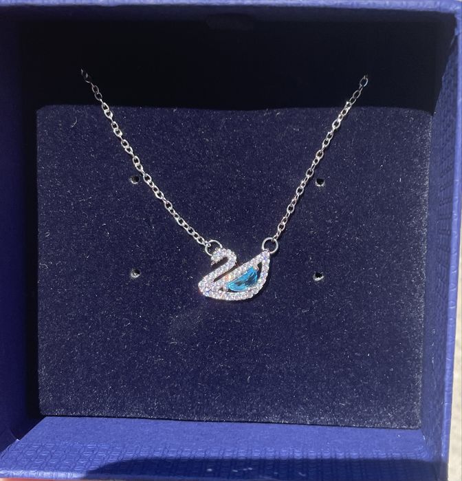 Swarovski колие – елегантен подарък