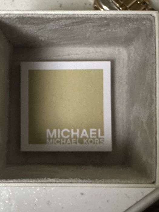 Часовник Michael Kors