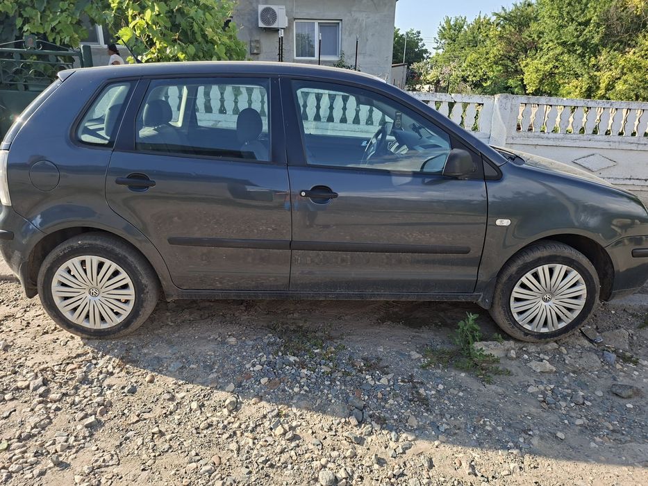 VOLKSWAGEN Polo