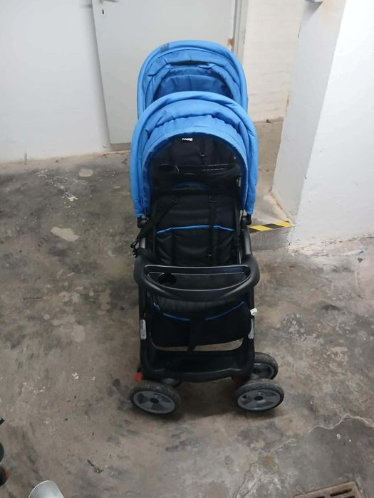 Căruț pentru gemeni